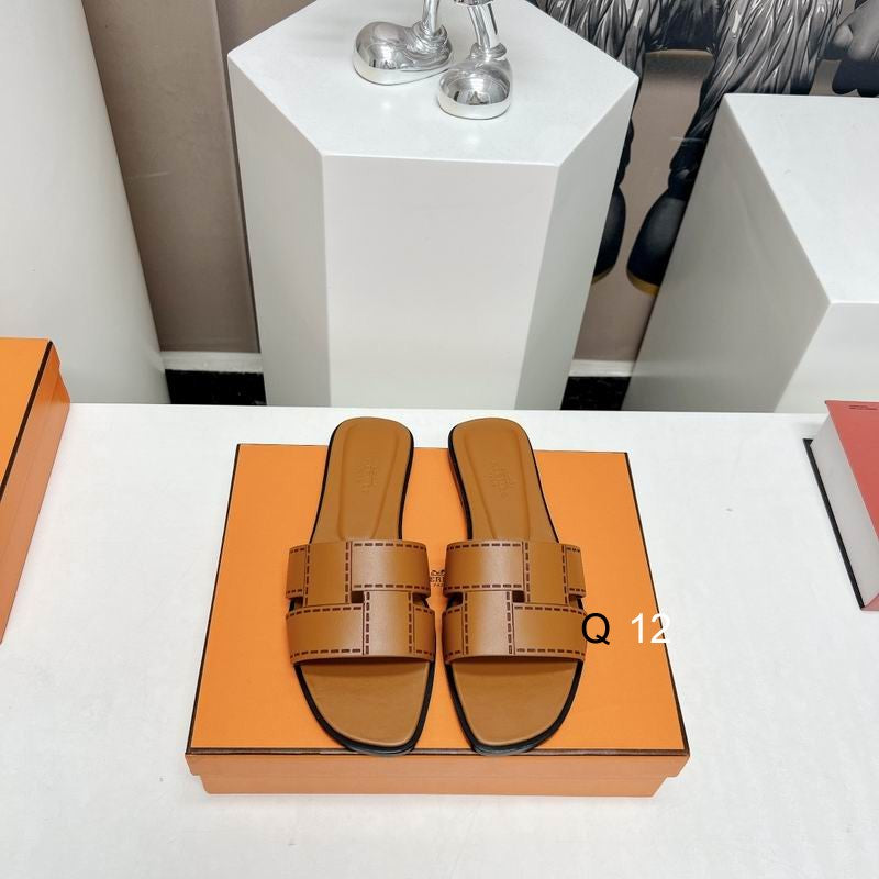Hermès Oran Sandal – Gold/Tan Leather
