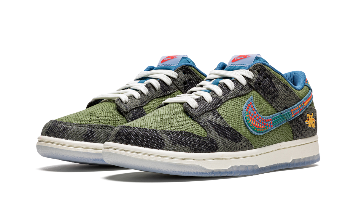 Dunk Low "SiEMPRE Familia" DO2160 335